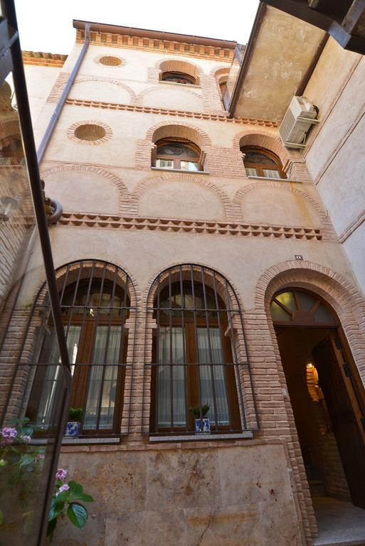 Apartamentos La Casa Del Grial Toledo Zewnętrze zdjęcie